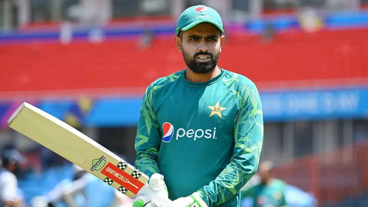 ৩০ ম্যাচে সেঞ্চুরি নেই, ৫ বছর পর তিনে নেমে গেলেন বাবর