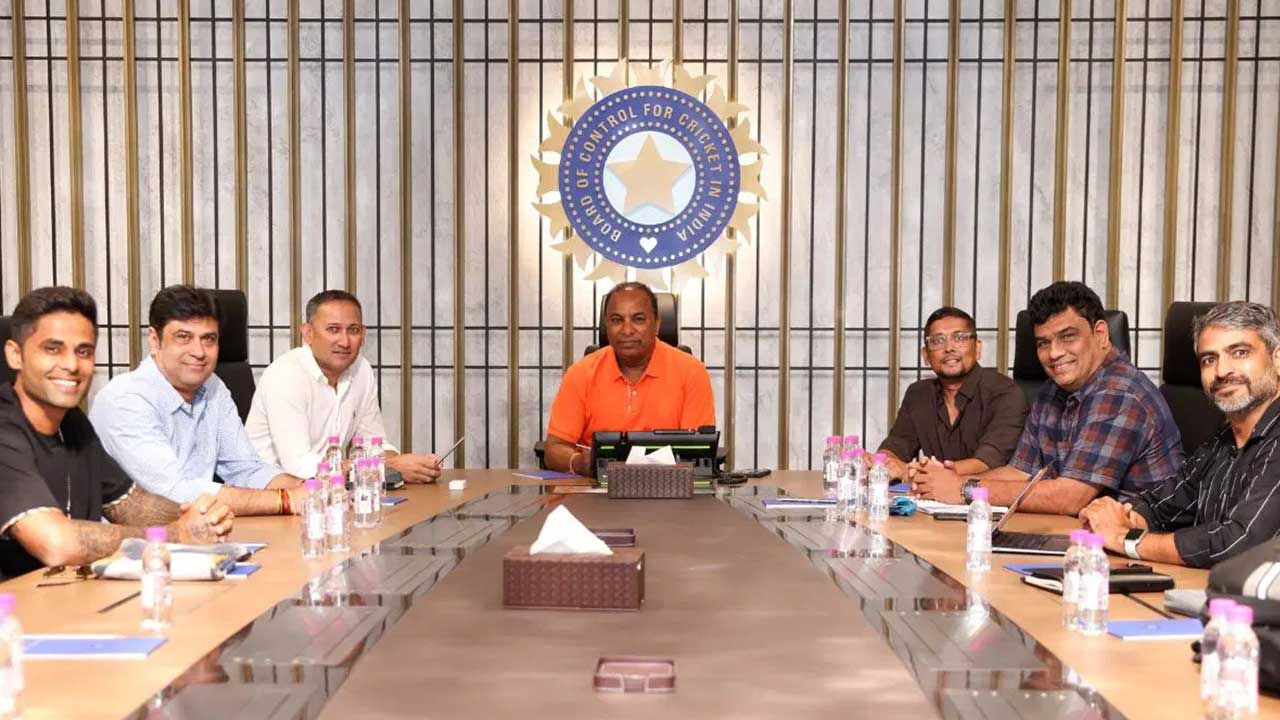 এশিয়া কাপের দল ঘোষণার পর দুই নির্বাচককে সরিয়ে দিচ্ছে ভারত