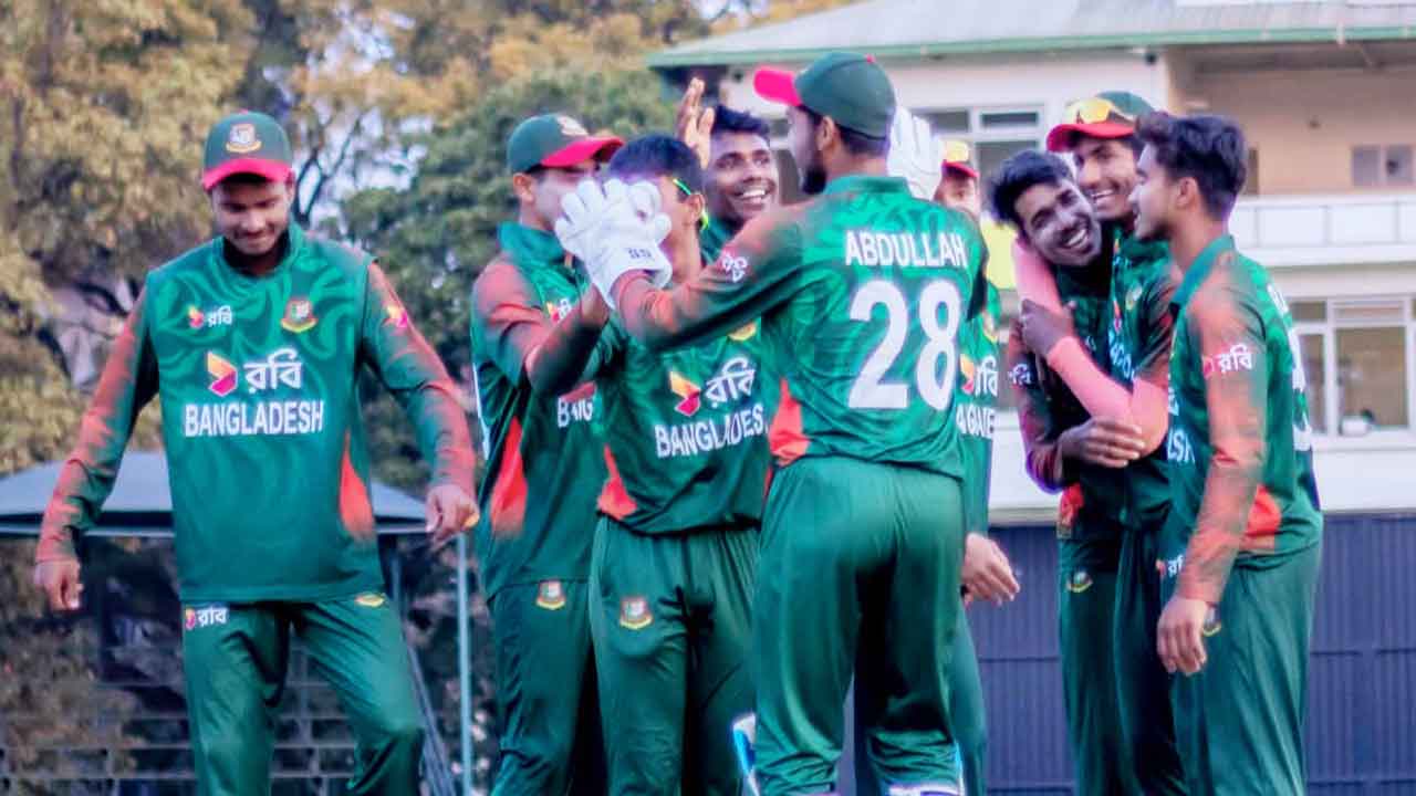 রিজানের সেঞ্চুরিতে ইংল্যান্ডকে উড়িয়ে যুবাদের শুরু