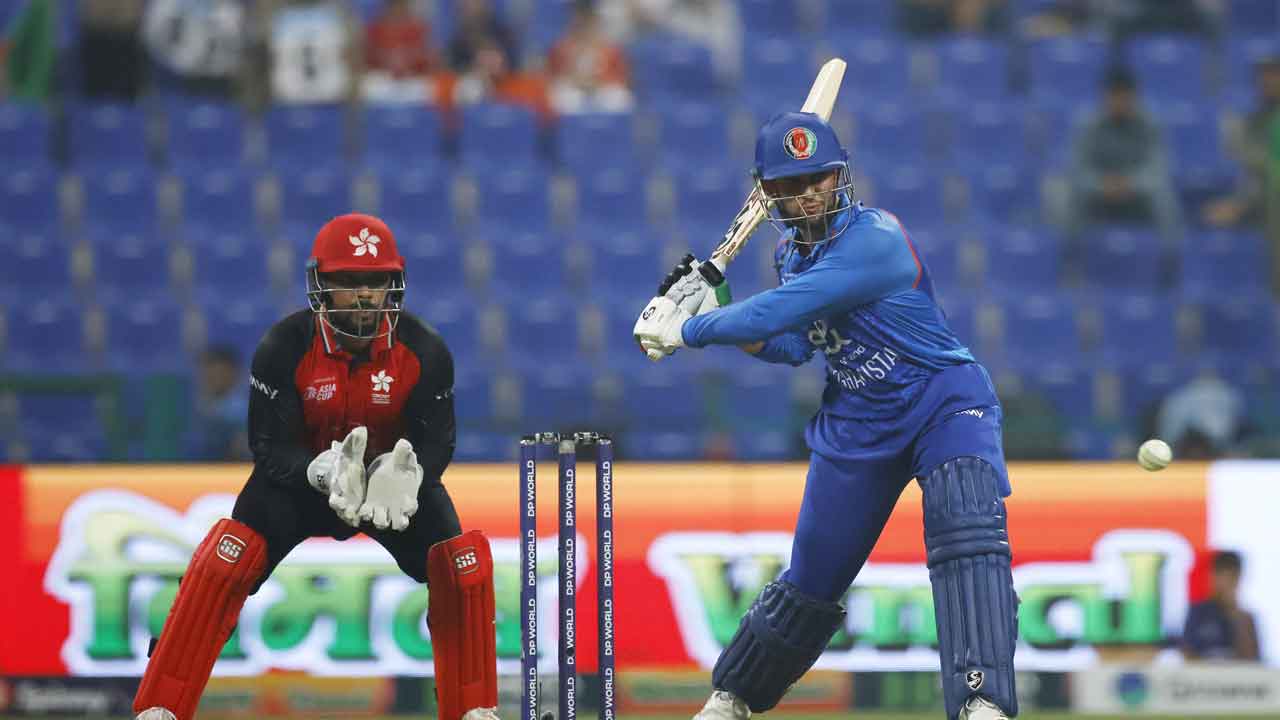 ‘ব্যাটিংয়ের সময় আমি পুরোদস্তুর ব্যাটার, বোলিংয়ে পুরোপুরি বোলার’