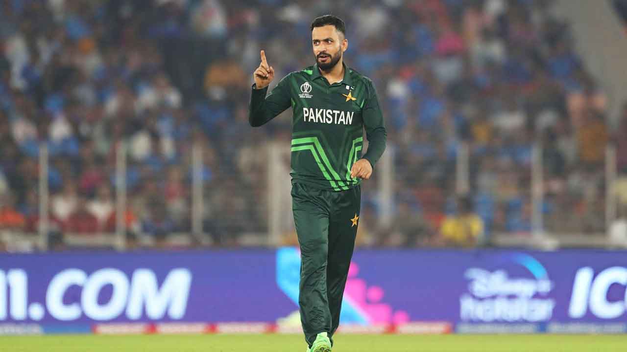নাওয়াজকে বিশ্বের সেরা স্পিনার বললেন পাকিস্তান কোচ