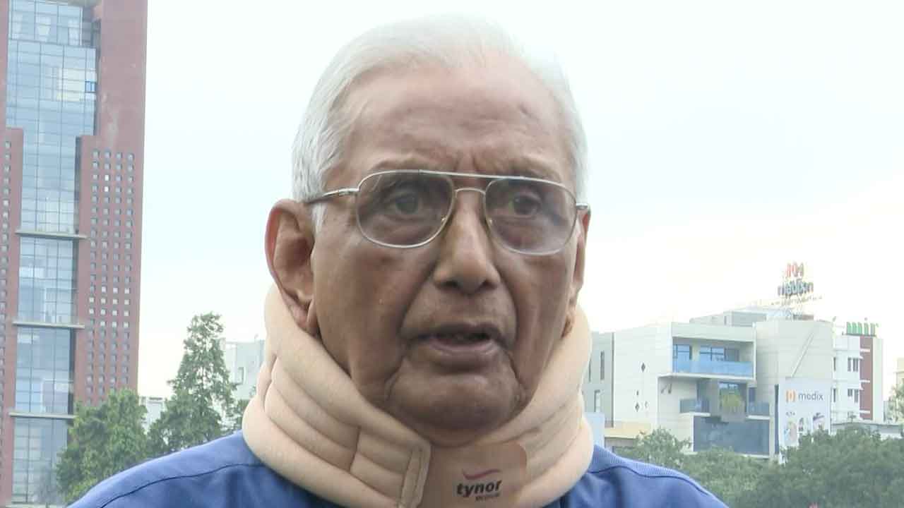 নিভৃতচারী কিংবদন্তি ক্রীড়াবিদ সাদেক ৮০-তে পা দিয়েছেন