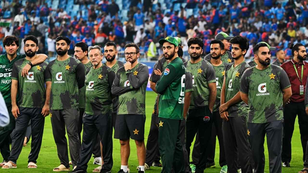 পাকিস্তানি ক্রিকেটারদের বিদেশি লিগ খেলা বন্ধ