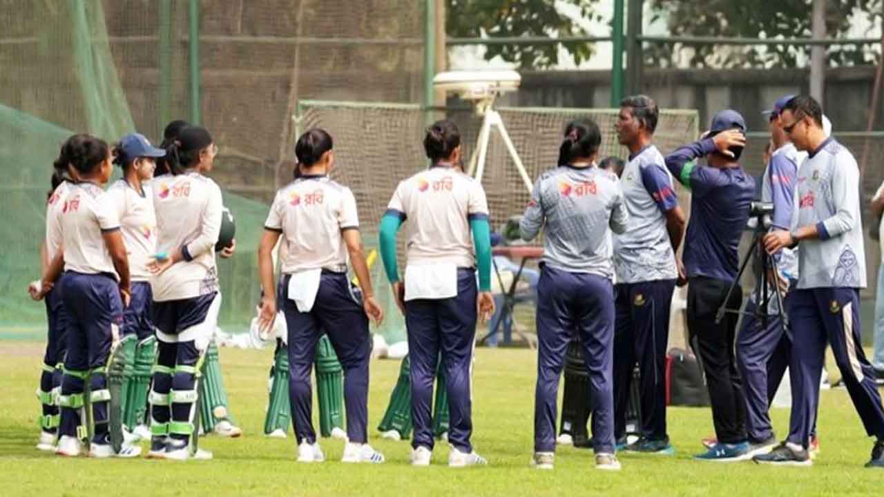 হাসপাতাল থেকে মাঠে, শিষ্যদের পাশে হেড কোচ