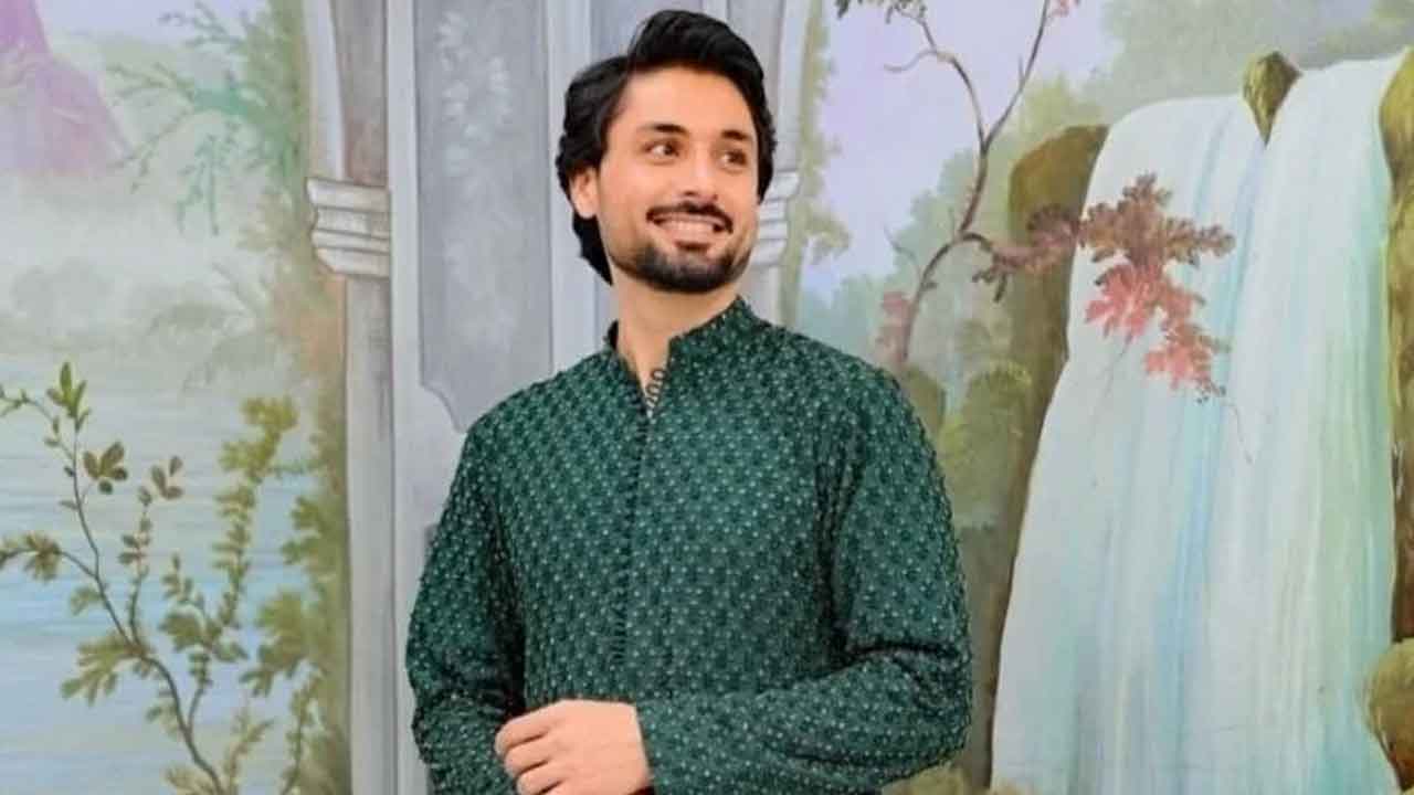 বোলিং মায়াজাল ছড়িয়ে এখন বিয়ের জালে আবরার