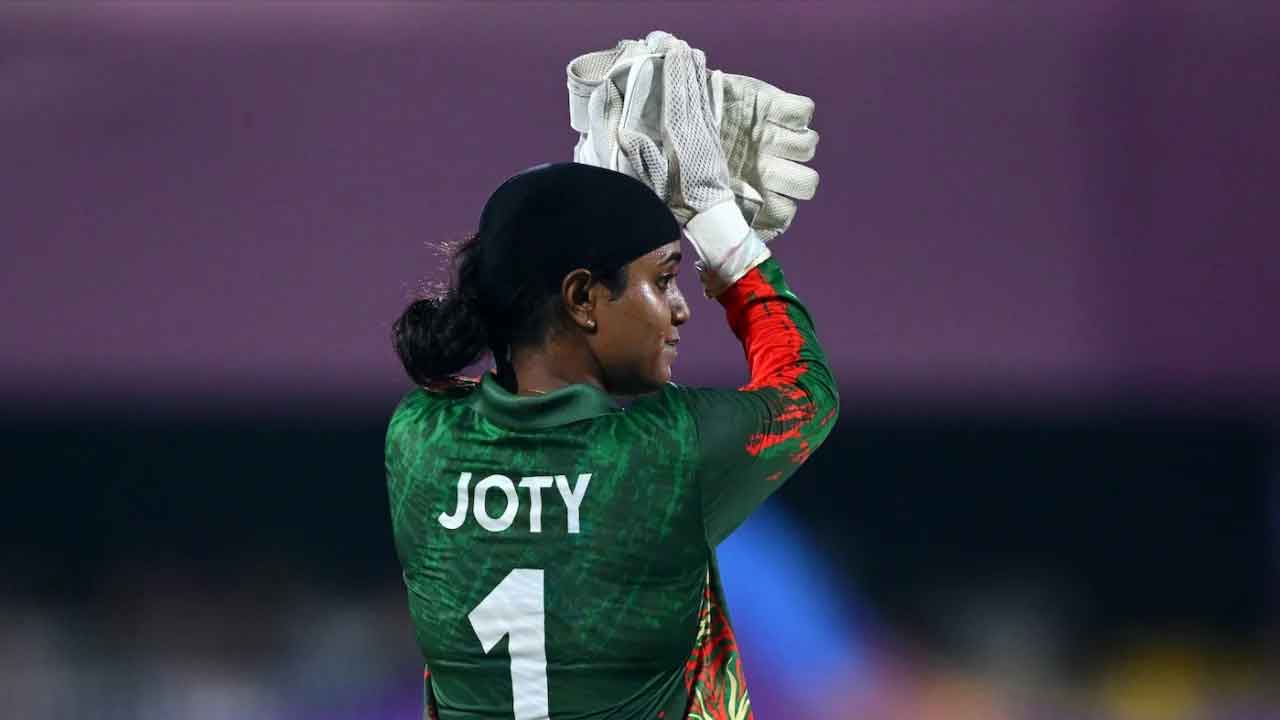 ১০০ রানে হারের ব্যাখ্যায় অনভিজ্ঞতাকেই দুষলেন জ্যোতি