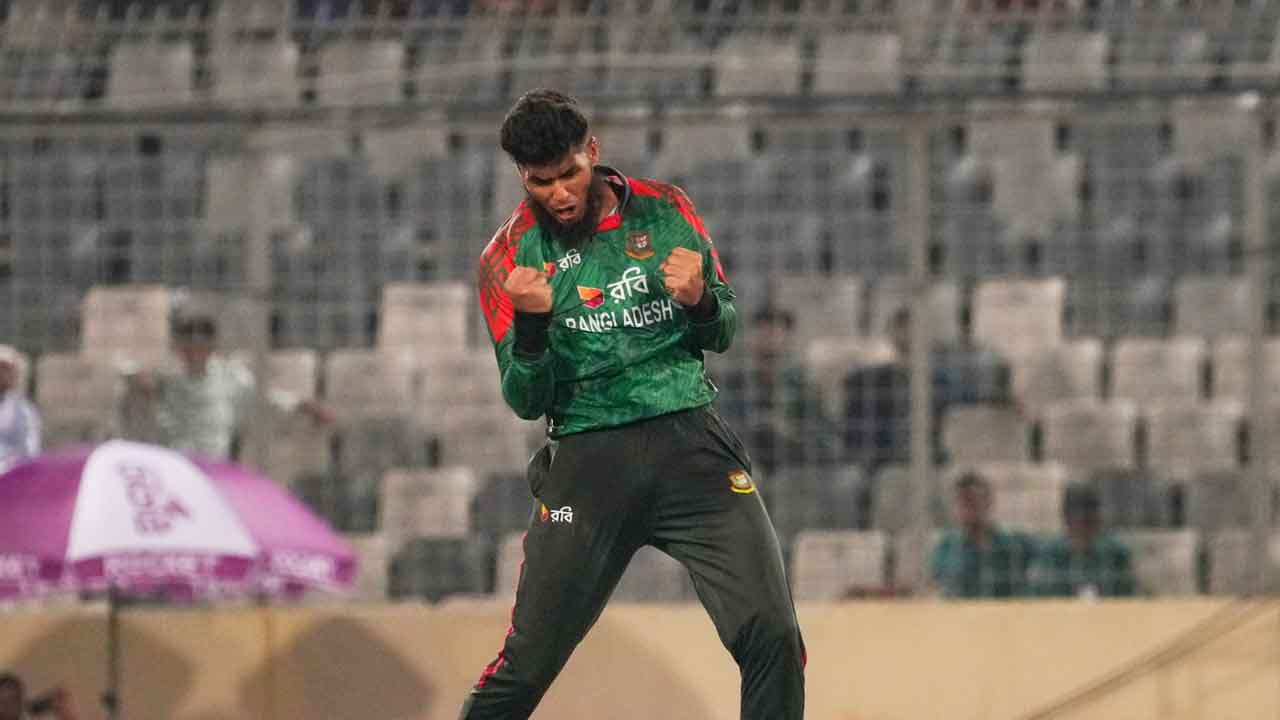 সাকিব-রাজ্জাককে টপকে মাশরাফি-রুবেলের পরই রিশাদ