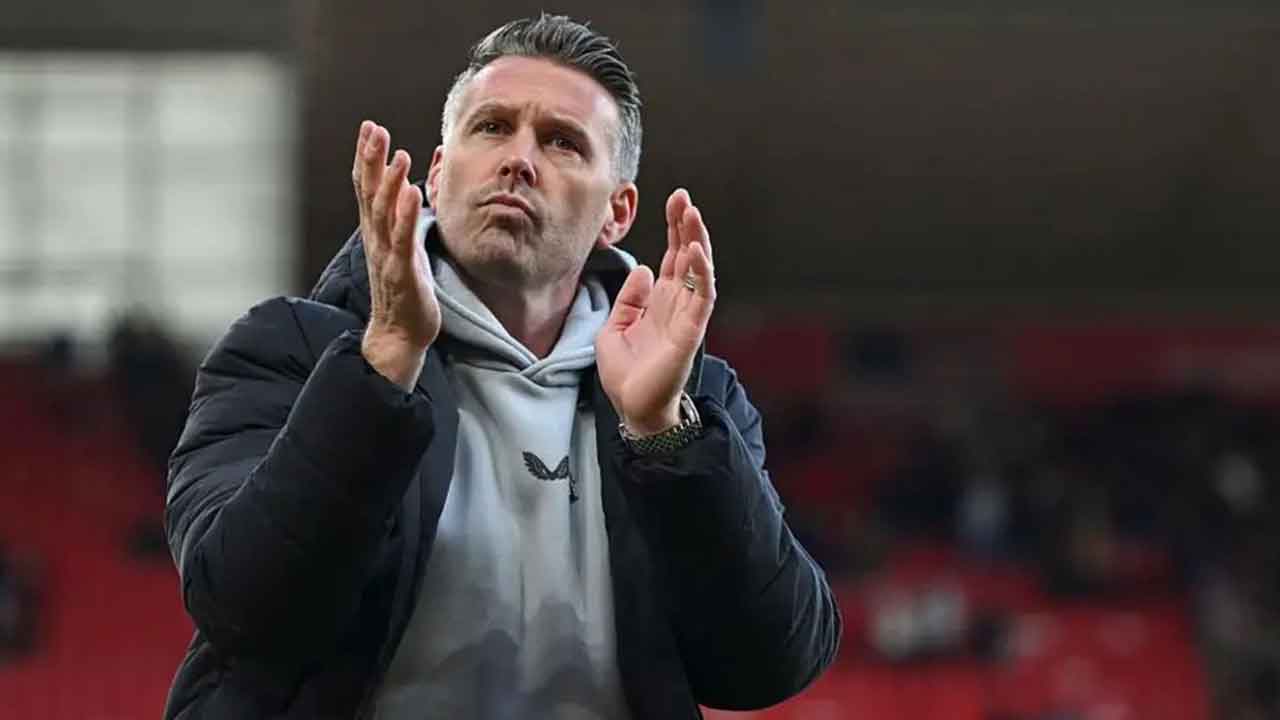 সাবেক ডিফেন্ডারকে কোচ নিয়োগ দিল ওলভস