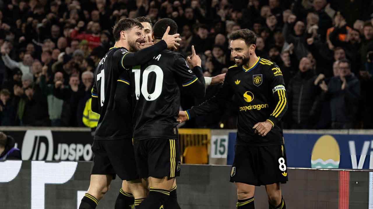 ডুবন্ত দলকে আরও ডুবিয়ে জিতল ম্যান ইউনাইটেড