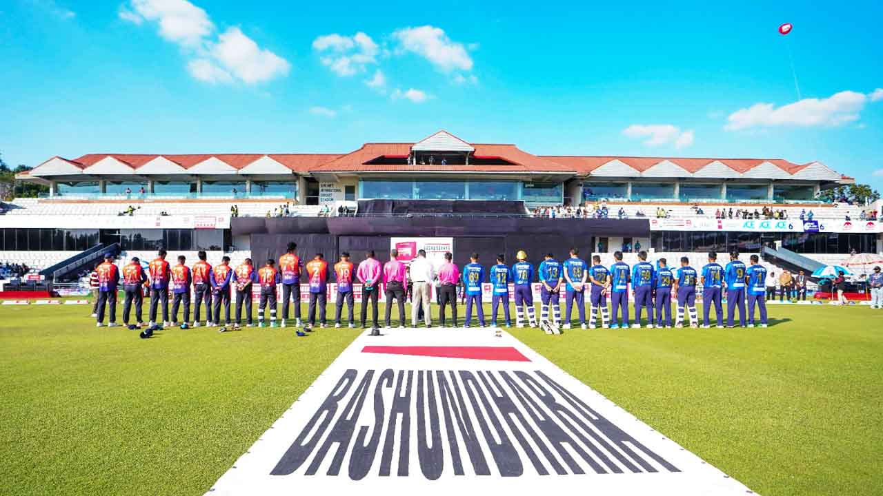 মাঠেই বিপিএল কোচের মৃত্যু, ১ মিনিট নীরবতা