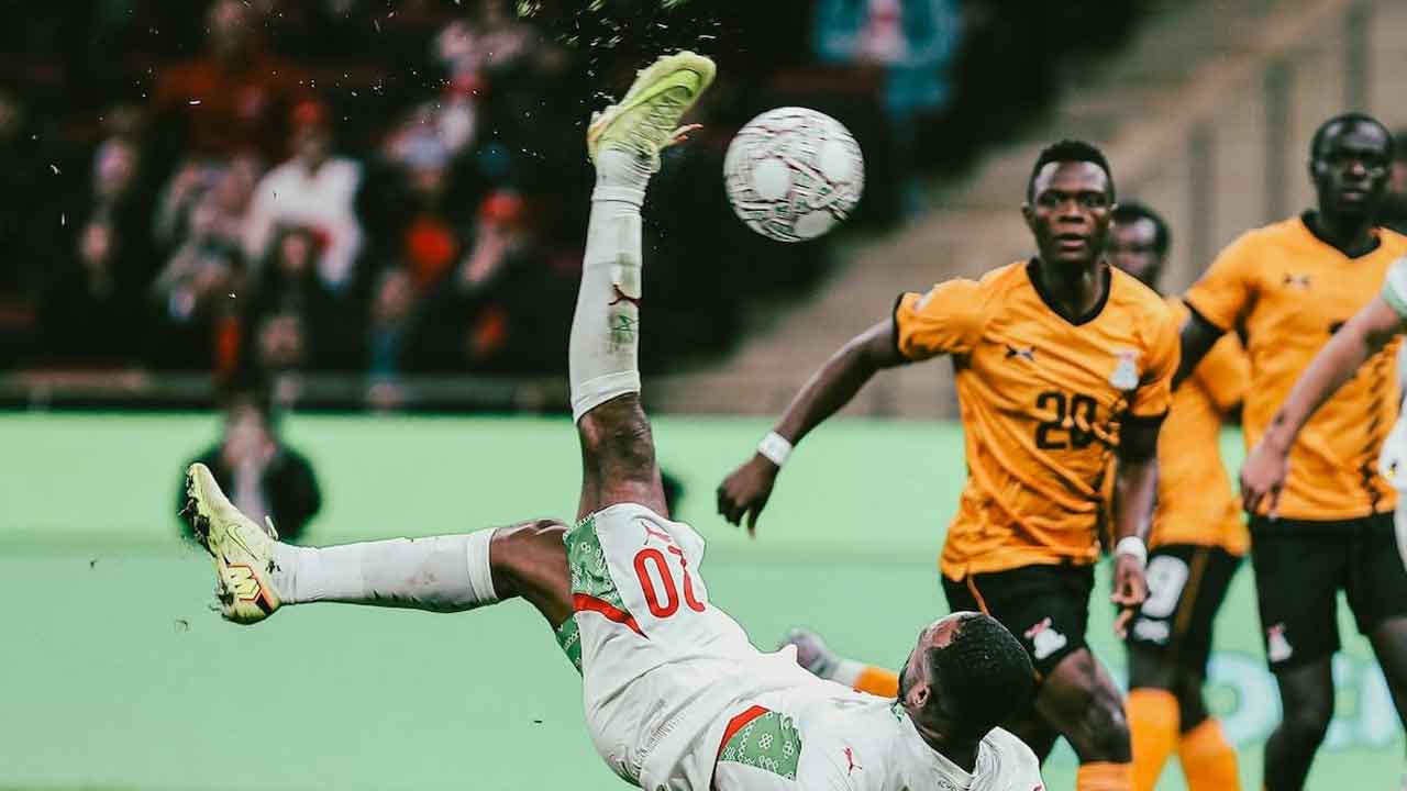 কাঠমিস্ত্রি থেকে বাইসাইকেল কিক 'কিং' মরক্কোর আয়ুব