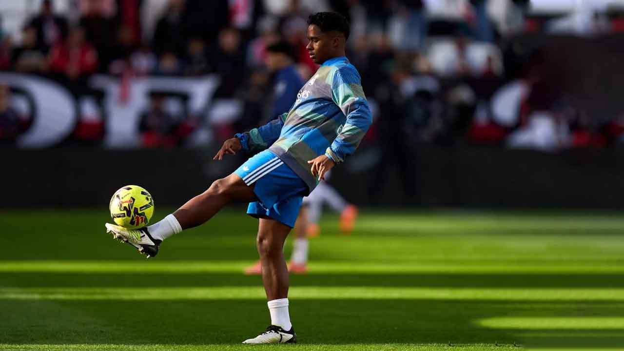 নতুন ক্লাবে এন্দ্রিককে সতর্কবার্তা, সবুজ রঙ ব্যবহারে বারণ