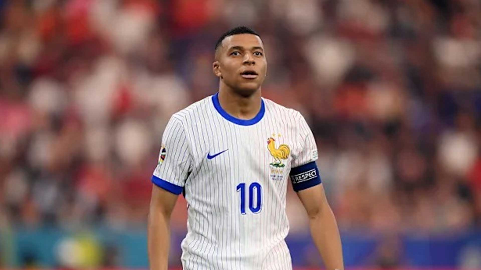 ফ্রান্স থেকে অবসর নেওয়ার সিদ্ধান্ত নিয়েছিলেন এমবাপে