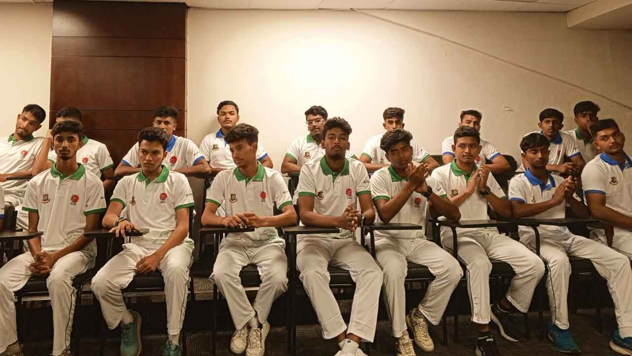 স্কুলসেরা ২৫ ক্রিকেটারকে প্রাইম ব্যাংকের বৃত্তি