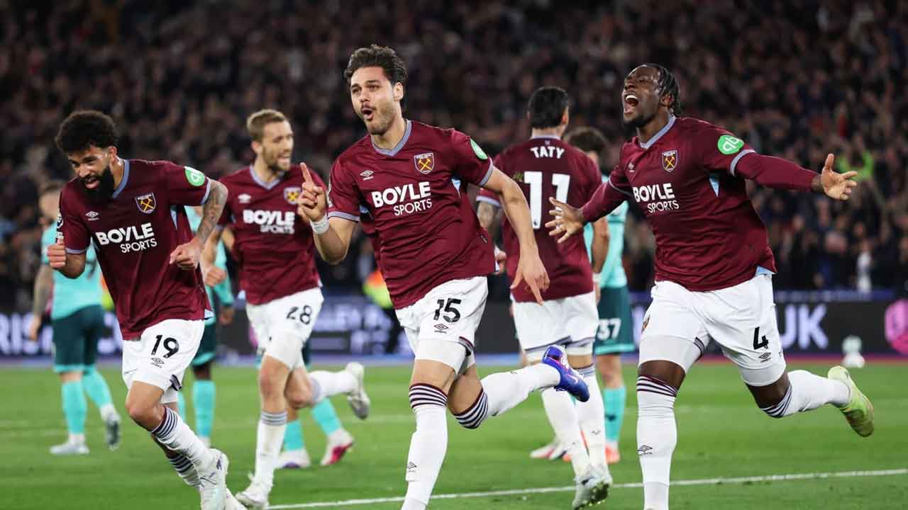 আশা দেখছে ওয়েস্ট হ্যাম, এখনও অচেনা পথে স্পার্স