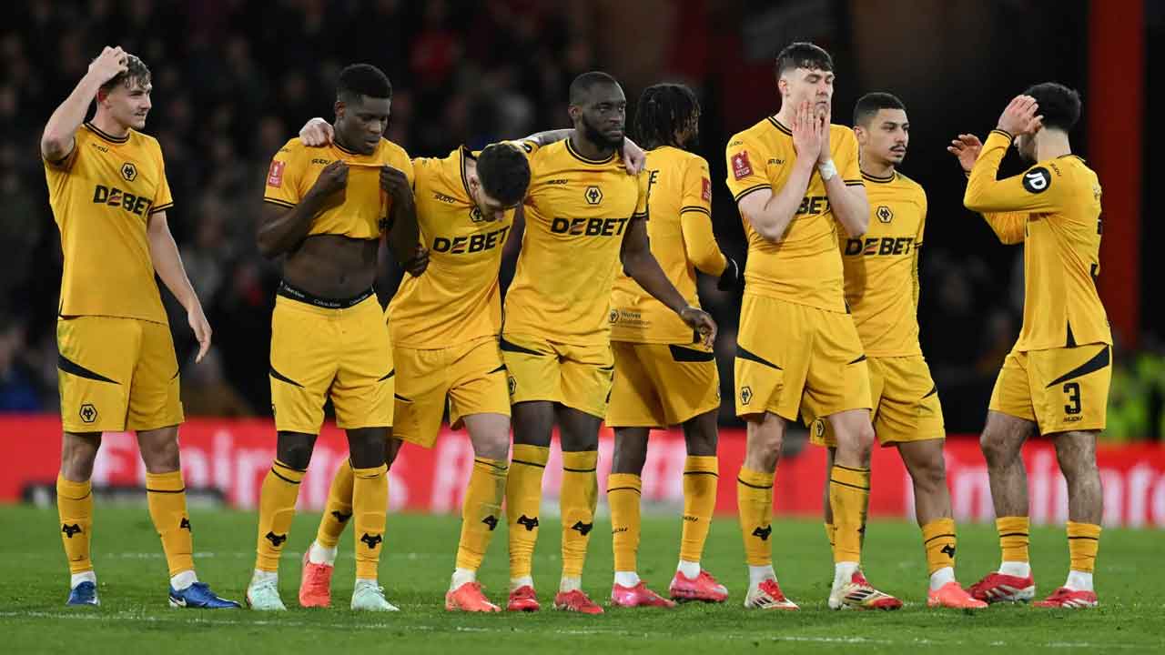 ৮ বছর পর প্রিমিয়ার থেকে অবনমন উলভারহ্যাম্পটনের