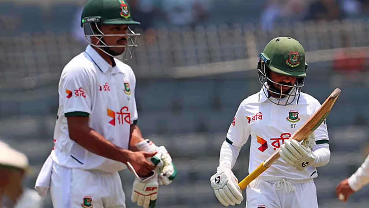 শুরুর ধাক্কা সামলে শান্ত-মুমিনুলের ব্যাটে বাংলাদেশের প্রতিরোধ