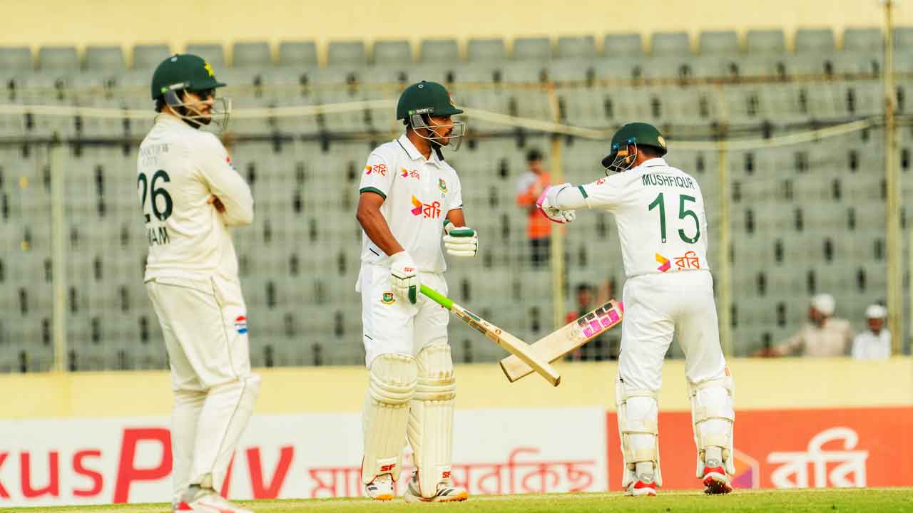 টপ-অর্ডারকে হারিয়ে শান্ত-মুশফিকের লড়াই