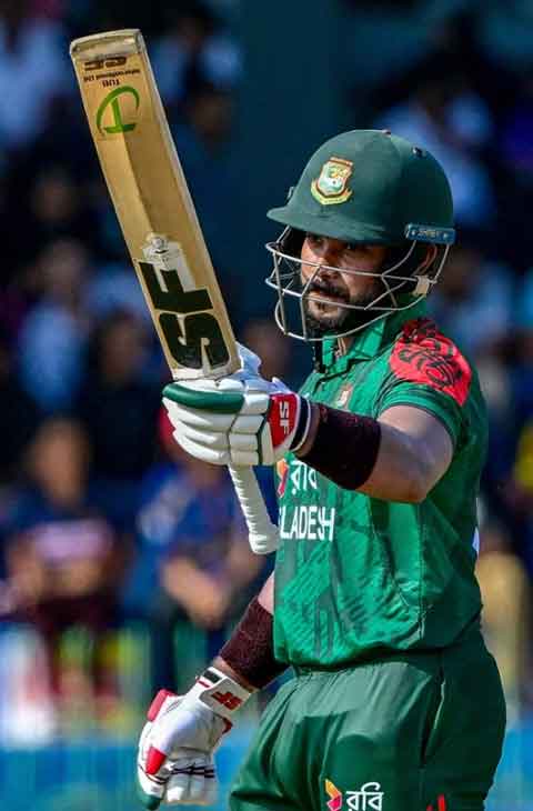 ইমন-তাওহীদের ফিফটির পর তানজিমের ক্যামিওতে লড়াকু পুঁজি বাংলাদেশের