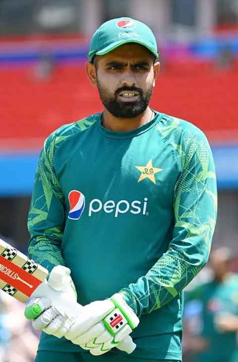৩০ ম্যাচে সেঞ্চুরি নেই, ৫ বছর পর তিনে নেমে গেলেন বাবর