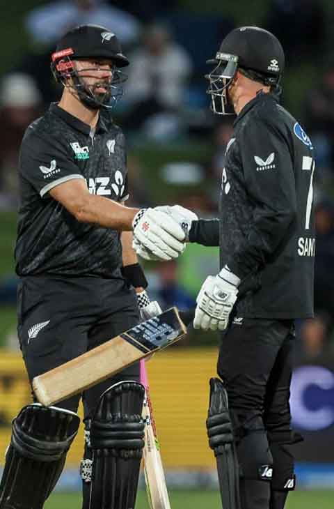 এক যুগ পর ইংল্যান্ডের বিপক্ষে ওয়ানডে সিরিজ জিতল কিউইরা