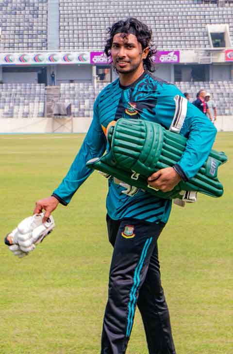 সৌম্যর দারুণ দুই ইনিংস, নাঈমের ৫ উইকেট