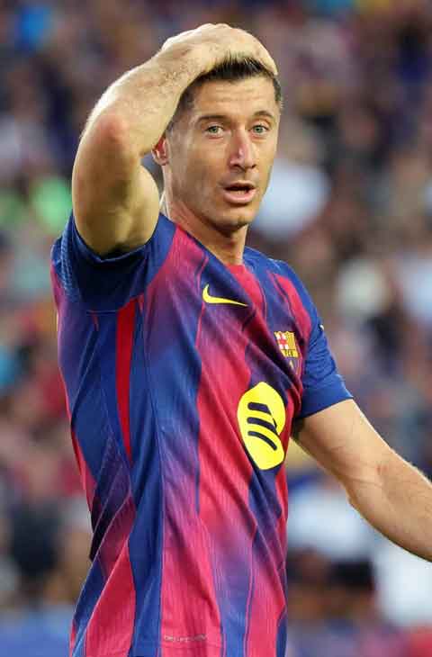 বোনাস বাঁচাতে লেভানডফস্কিকে গোল করতে নিষেধ করেছিল বার্সা