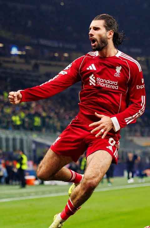 সোবসলাইয়ের পেনাল্টি গোলে উদ্ধার লিভারপুল