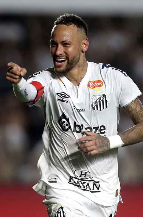 ‘রাজপুত্র’ নেইমারের সঙ্গে বিশ্বকাপ পর্যন্ত চুক্তি বাড়াচ্ছে সান্তোস