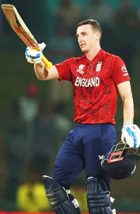 ব্রুকের রেকর্ডগড়া সেঞ্চুরিতে উড়ে গেল পাকিস্তান