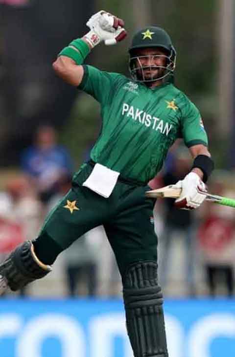 ঢাকায় পাকিস্তানের সাহিবজাদা, সর্বোচ্চ রানের পুরস্কার ভারতে