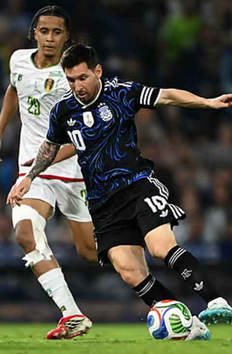 এনজো-পাজের গোলে আর্জেন্টিনার সহজ জয়